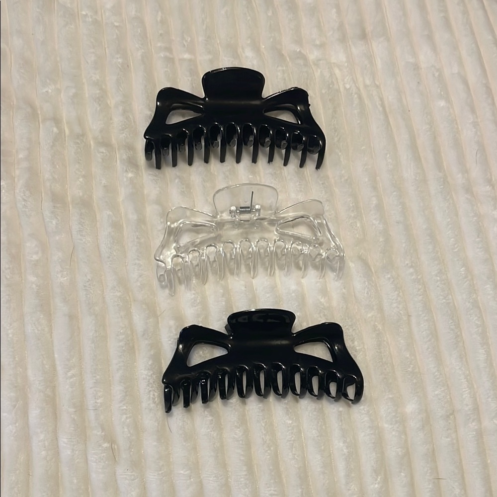 Set of Black and Clear Hair Claw Clips